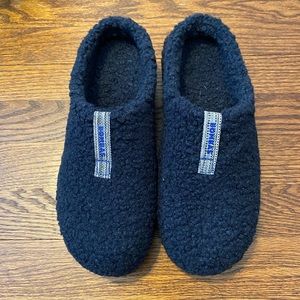 Bombas *never worn* slippers